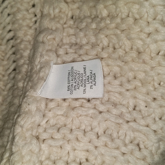 Cable knit sweater - Picture 8 of 8